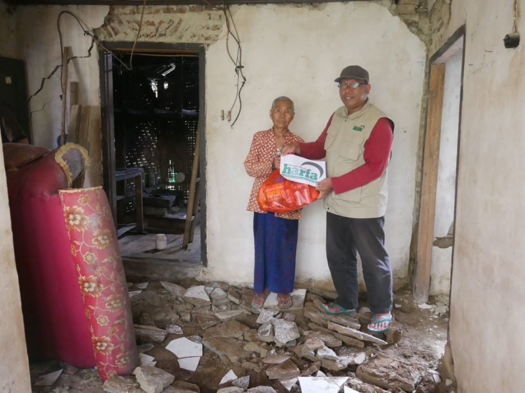 LAZ Harfa Salurkan Bantuan Korban Gempa Lebak