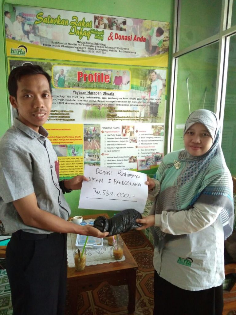 SMKN 5 Serahkan Donasi Rohingya Melalui LAZ Harfa