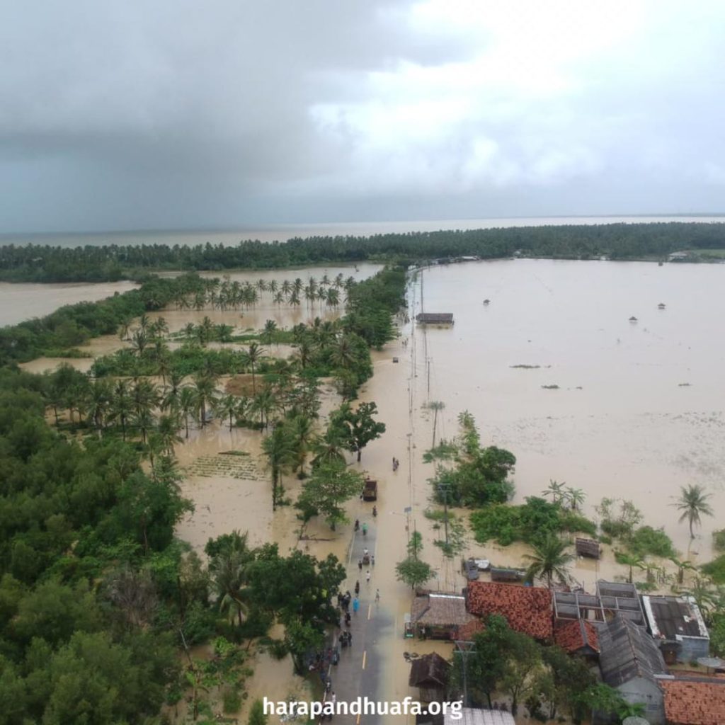 Banjir Kembali Melanda Banten, LAZ Harfa terus Bergerak Membantu Para Penyintas