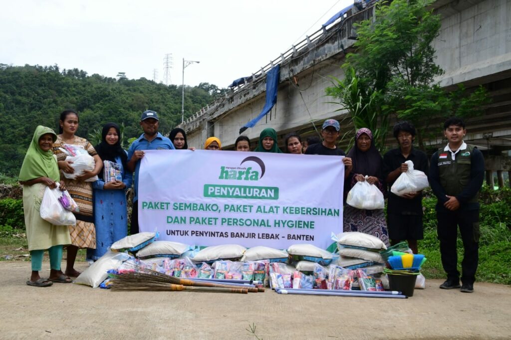 LAZ Harapan Dhuafa Salurkan Bantuan untuk Penyintas Banjir di Lebak-Banten