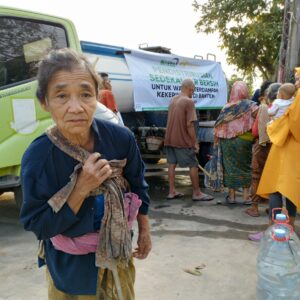 LAZ Harfa Alirkan 11.500 Liter Air Bersih Untuk Masyarakat Terdampak Kekeringan di Banten.